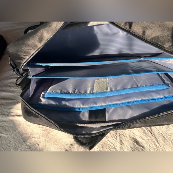 Pro Briefcase 15 - Picture 3 of 4